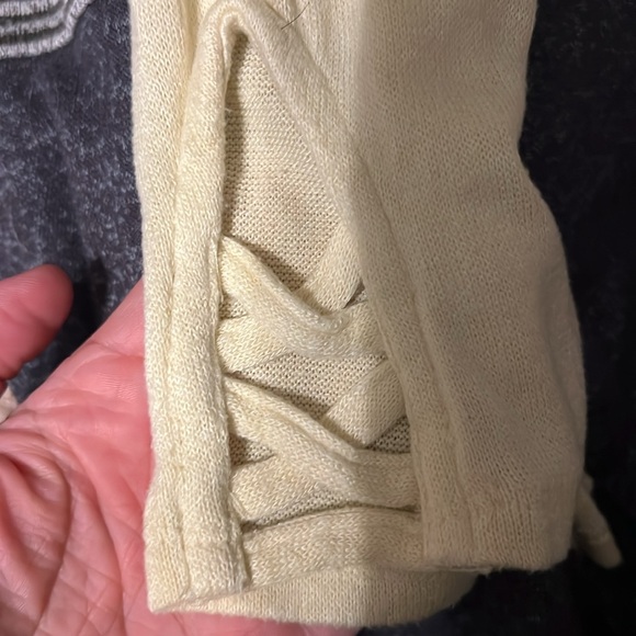 Large Maurice’s sweater - Picture 3 of 3